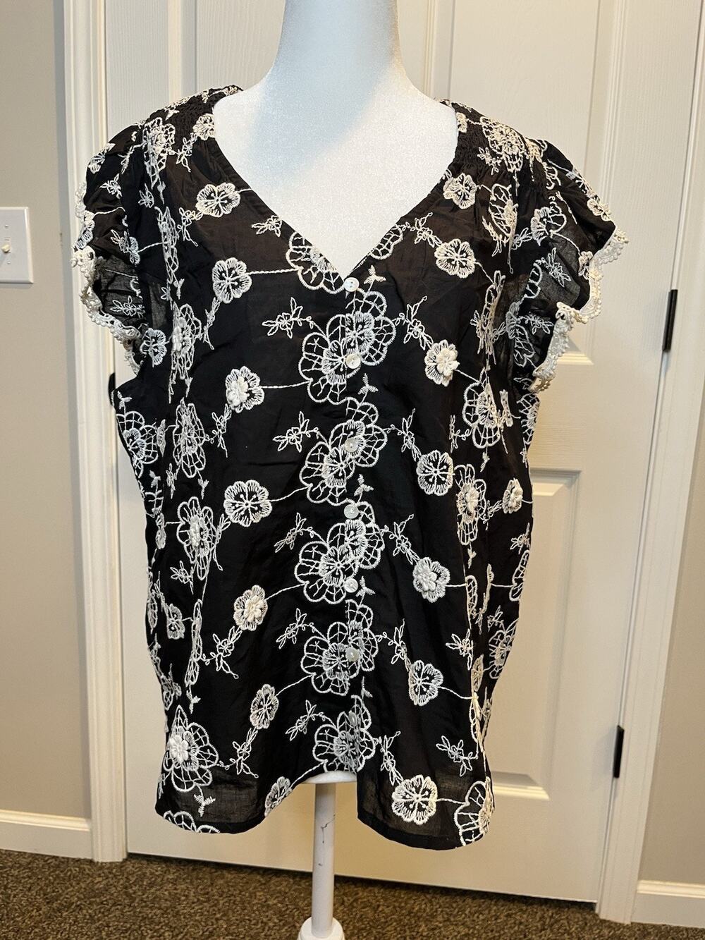 Jennifer and Grace Top Women XL black Embroidered Lace Ruffle Cocktail Summer